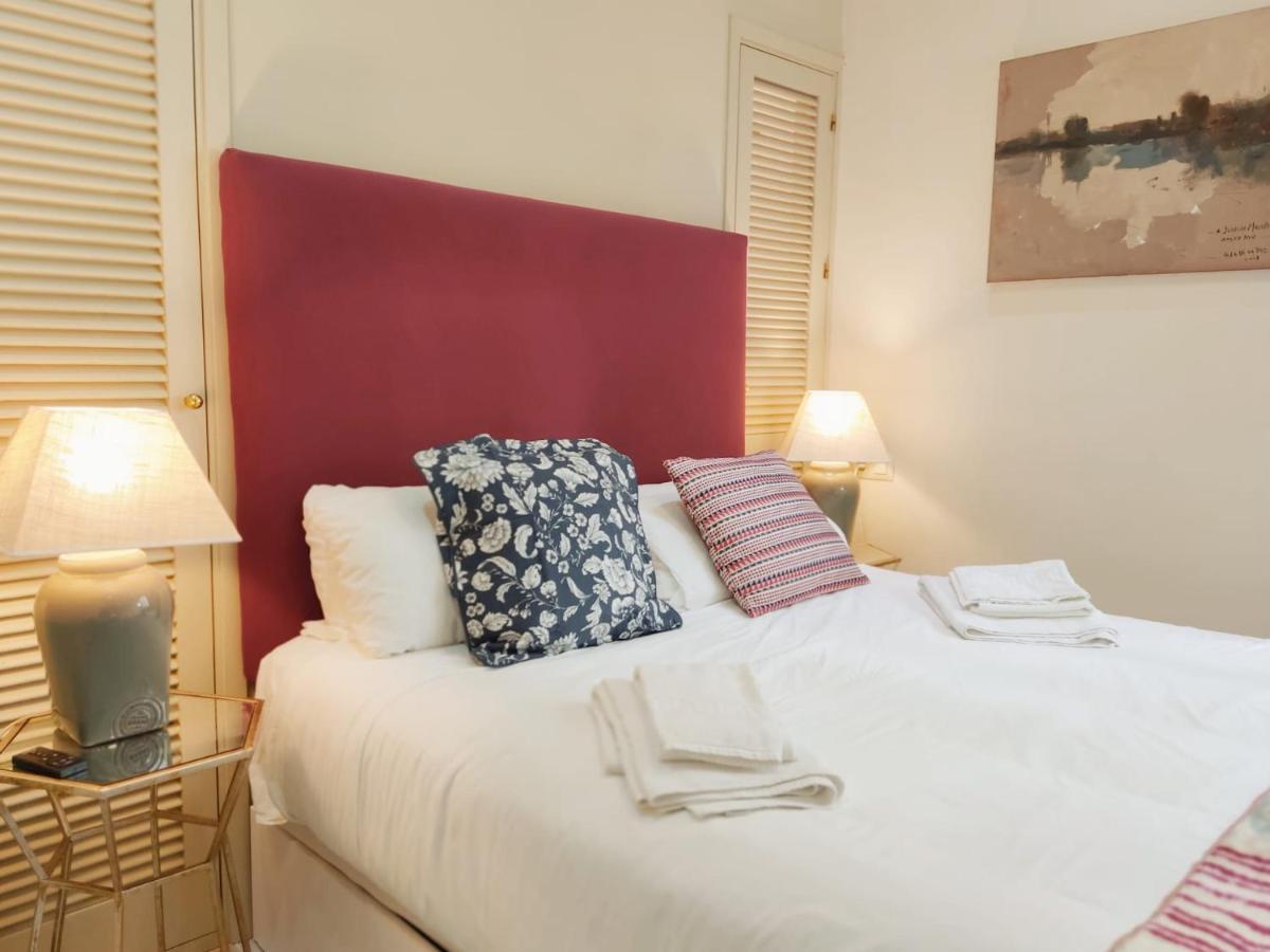 Homeyseville-Bright Apartment At Santa Cruz 4 Pax, Parking Optional エクステリア 写真